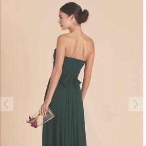 It is new unused for prom and weddings